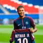 Không phải Messi hay Ronaldo, một cầu thủ khác đang giữ kỷ lục giá trị chuyển nhượng trong thời gian dài nhất
