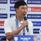 HLV Kim Sang-sik nói về quyết định sớm rút Đình Bắc trong trận hòa Singapore