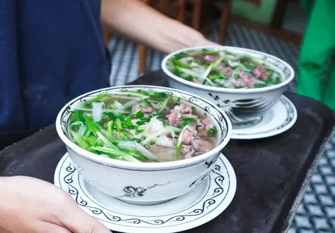 Phở Ngọc Vượng: Gần 30 năm gìn giữ hương vị truyền thống giữa lòng Hà Nội