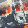 Ô tô 16 chỗ bị cháy rụi trên cao tốc Phan Thiết - Dầu Giây
