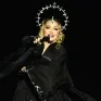 Madonna bị kiện vì đưa nội dung nhạy cảm vào liveshow
