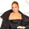 Jennifer Lopez gặp "hạn" và sự hả hê độc hại nhắm vào phái nữ