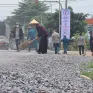 Đồng Nai: Xe benz làm rơi vãi đá xuống quốc lộ gây nguy hiểm cho người đi đường