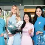 Nhan sắc tựa búp bê của Miss World 2024 khi đến Việt Nam