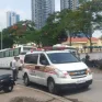 Điều tra vụ người đàn ông tử vong trên ô tô trước cổng trường tại Hà Nội