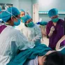 Trung Quốc phẫu thuật tim cho thai nhi 28 tuần tuổi