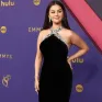 Tỷ phú Selena Gomez thăng hạng nhan sắc trên thảm đỏ