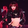 Lisa (BLACKPINK) mở màn show diễn nội y Victoria’s Secret