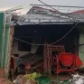 Dông lốc kèm mưa đá làm hàng chục nhà dân tốc mái, nhiều tài sản, hoa màu bị thiệt hại