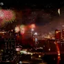 TP Hồ Chí Minh: Người dân vỡ òa cảm xúc với màn pháo hoa đêm 30/4 lịch sử