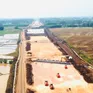 Hàng trăm công nhân làm việc xuyên lễ trên công trường trọng điểm