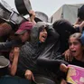 Tàu chở hàng viện trợ tới Gaza bị tấn công