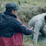Những chặng đường bụi bặm: Hậu ngã xuống hố phân nhưng nhất định không nhận sự giúp đỡ của ông Nhân