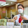 Lãi suất tiền gửi xuống thấp trong khi lãi cho vay 'đứng yên'