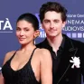 Những hình ảnh công khai chấn động của cặp đôi "hot" nhất Hollywood
