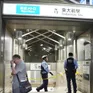 Tấn công bằng dao tại ga tàu điện ngầm Tokyo, hai người bị thương