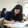 Học tăng ca, tập trung cao độ cho kỳ thi tốt nghiệp THPT 2025