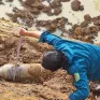 Xử lý vật thể nghi là bom phát hiện khi người dân đào hồ chứa nước