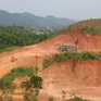 Ngang nhiên khai thác đất đồi trái phép trong đêm