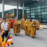 Cung rước xá lợi Phật từ sân bay Nội Bài về chùa Quán Sứ