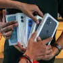 Apple cân nhắc tăng giá iPhone