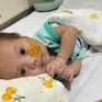 Ước nguyện được phẫu thuật tim bẩm sinh cho con của gia đình có hoàn cảnh khó khăn
