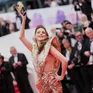 Thảm đỏ Cannes lần thứ 78: Dịu dàng, thanh lịch và... bớt nóng