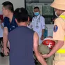 CSGT Nghệ An kịp thời giúp đỡ người đàn ông bị ngất xỉu trên đường