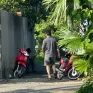 Phong toả hiện trường điều tra vụ nghi sát hại người khác rồi vào nhà trọ khoá trái cửa tự tử