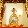 Phật tử xếp hàng dài từ sáng sớm chờ chiêm bái Xá lợi Phật tại chùa Quán Sứ