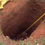 Lăng mộ vua Lê Túc Tông bị đào sâu 1,6 m và phá vỡ bia đá