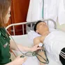 Kịp thời cứu một nam thanh niên trôi dạt trên biển