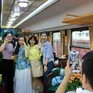 Du khách thích thú với toa tàu “thương gia” trên đường sắt Hà Nội - Hải Phòng