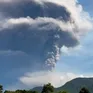 Núi lửa phun trào nhiều lần, Indonesia ban hành cảnh báo hàng không mức cao nhất