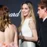 Angelina Jolie làm lóa mắt Cannes
