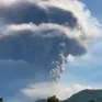 Indonesia tiếp tục phát cảnh báo cao nhất do núi lửa Lewotobi Laki-Laki phun trào