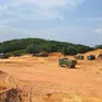 Xe tải chở đất gây bụi mù mịt, mất an toàn tại thị trấn Chợ Chu (Thái Nguyên)