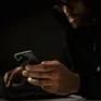 Cảnh báo chiêu lừa đảo công nghệ cao nhắm vào người dùng iOS, Android