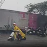 Hà Nội mưa xối xả suốt nhiều giờ, cảnh báo ngập úng nhiều tuyến phố