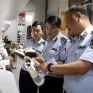 Đà Nẵng: Tạm giữ hàng loạt sản phẩm mang các nhãn hiệu nổi tiếng