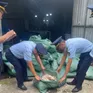 Phát hiện kho lạnh chứa gần 8 tấn chân gà không rõ nguồn gốc