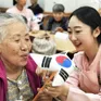 Người cao tuổi ở Hàn Quốc xoay xở với việc làm