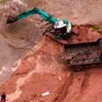 Hòa Bình: Ngày đêm khai thác cát trái phép ở lòng suối Nhạp