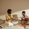 Bí quyết giúp mẹ Việt hiện đại cân bằng gia đình và tài chính?