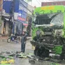 Xe đầu kéo và xe khách biến dạng sau va chạm, 4 người bị thương