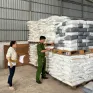 Đột kích phát hiện hơn 25 tấn hóa chất và hàng nghìn lọ mỹ phẩm không rõ nguồn gốc