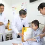 Lan tỏa yêu thương: Lãnh đạo Bộ Y tế thăm bệnh nhi ung thư nhân 1/6