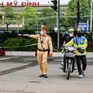 Xe ôm công nghệ “leo vỉa hè”, “né đèn đỏ”: CSGT Hà Nội mạnh tay xử lý