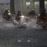 Cảnh báo mưa dông kèm lốc sét ở Hà Nội và lũ quét, sạt lở ở Quảng Ngãi