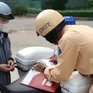 TP Hồ Chí Minh: Chạy xe lên vỉa hè, hàng loạt người bị phạt